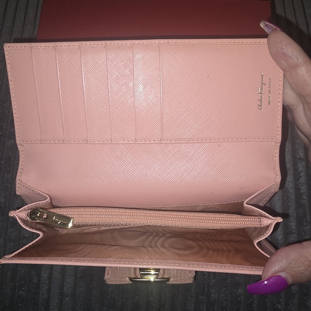 Salvatore Ferragamo Vara Bow long wallet Pink Box Included - Picture 7 of 10
